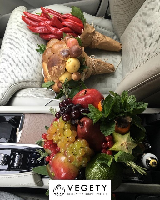 Букеты из овощей, фруктов, цветов, шоколада, сухофруктов